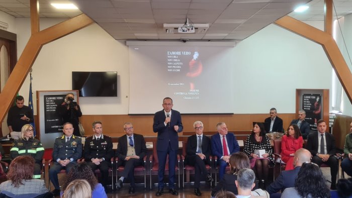 salerno campagna di sensibilizzazione insieme contro la violenza