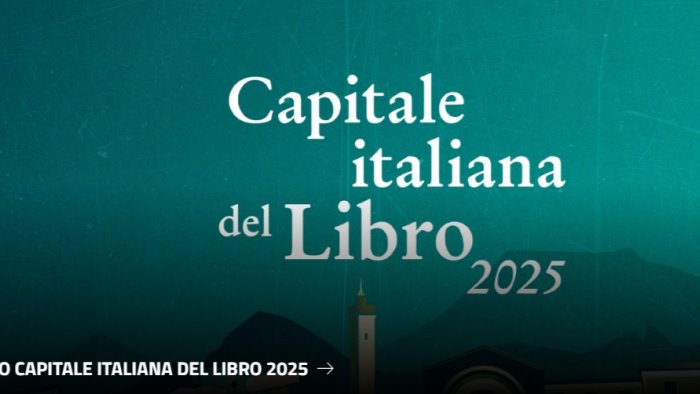 capitale italiana del libro 2025 derby tra ischia e sorrento