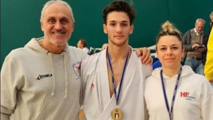 savignano e nazzaro campioni italiani agli assoluti di karate