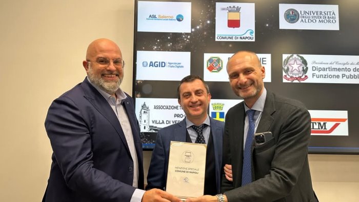 premio smartphone d oro menzione speciale al comune di napoli