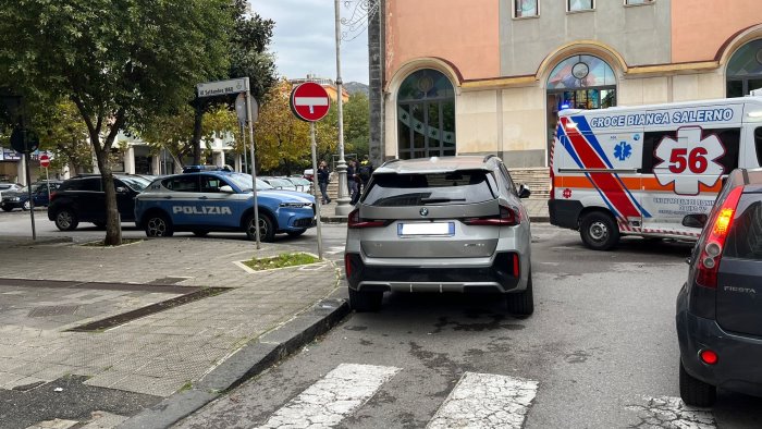 follia a salerno picchia studenti con un tirapugni tre giovani in ospedale