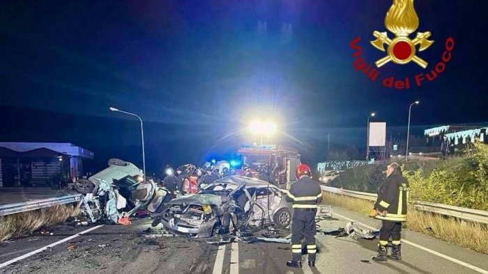 schianto mortale sulla flaminia in umbria una delle due vittime e campana