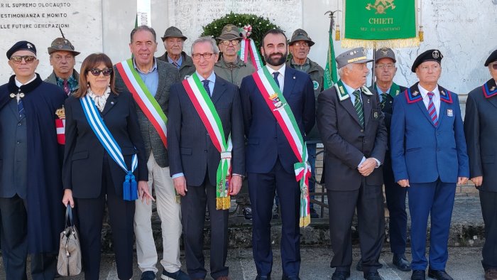 a lanciano l omaggio ad un amalfitano illustre il preside francesco milano