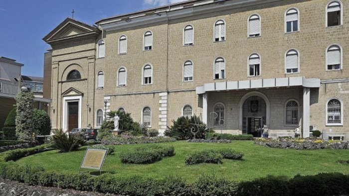 ospedale fatebenefratelli focus su le patologie del colon retto