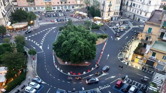 napoli piazza degli artisti arriva lo stop alla pedonalizzazione