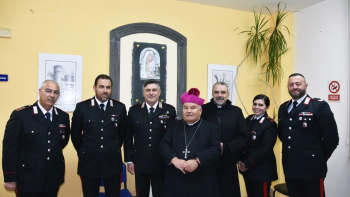 l arcivescovo pasquale cascio in visita alla stazione carabinieri di frigento