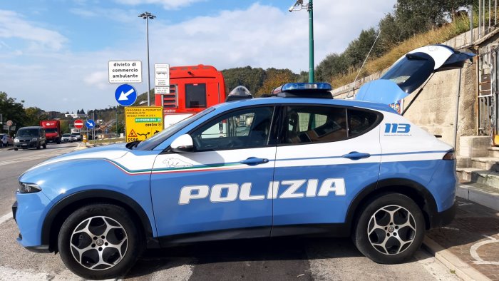 di ritorno da foggia con la droga giovane arianese denunciato dalla polizia