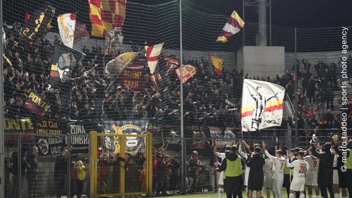 il benevento cade al curcio tutte le foto del match