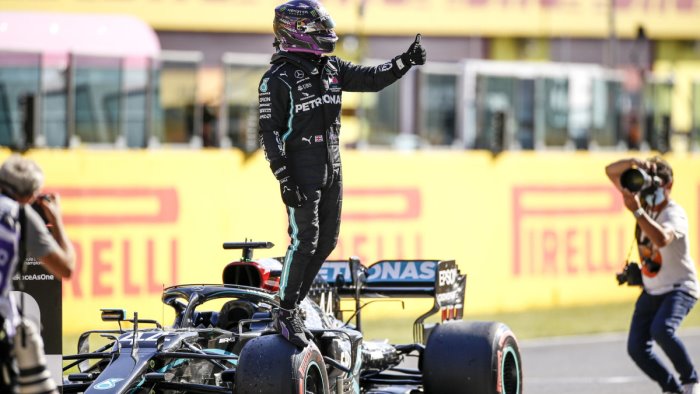 lewis hamilton positivo al covid 19