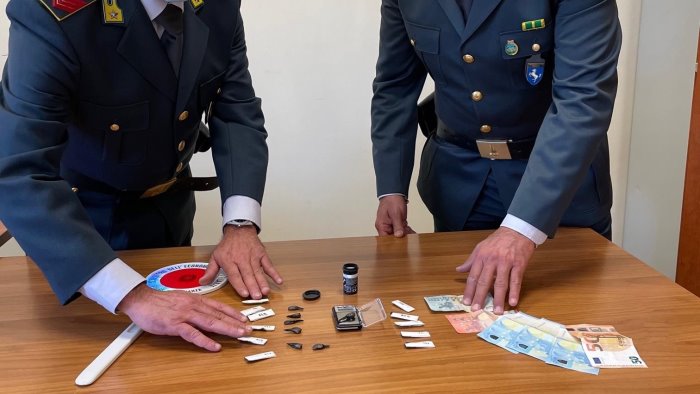 spacciava cocaina in pieno lockdown nei guai 58enne