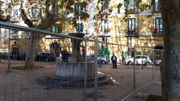 parco giochi a piazza alario cammarota scempio senza senso