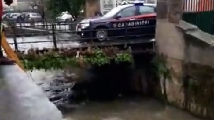 paura a nocera 60enne raggiunto da un proiettile in strada