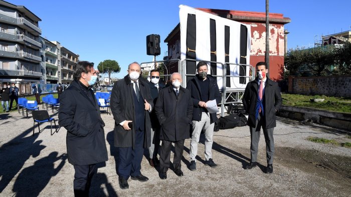 dal vesuvio al mare in bicicletta nuova vita della ferrovia