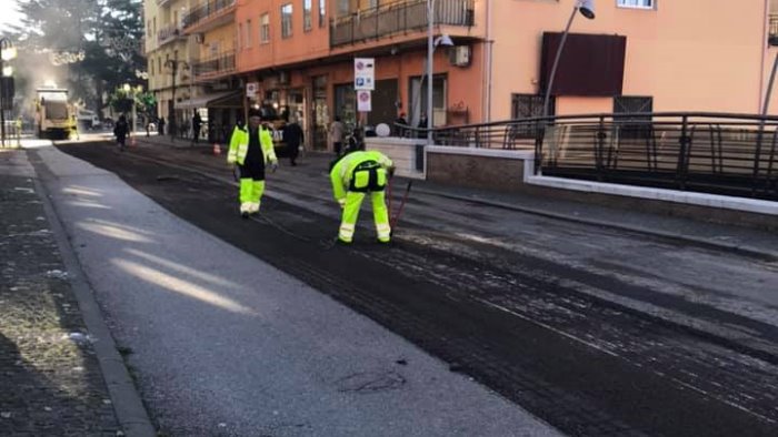 nuovo manto stradale a battipaglia prendono il via i lavori