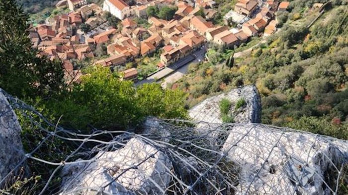 frana ad ottati un rocciatore mai visto nulla di simile