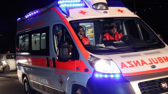 al nord per guidare ambulanze covid prende 80 multe stradali