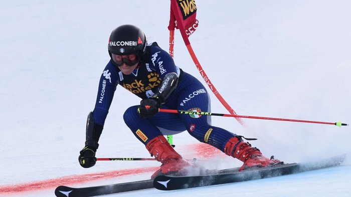 suter vince discesa in val d isere goggia torna sul podio