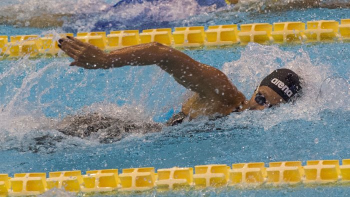 nuoto pilato show nei 50 rana pellegrini prima nei 100 sl