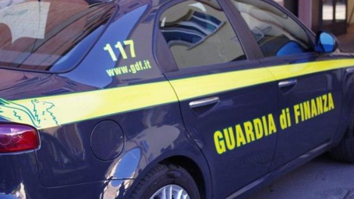 mafiosi con il reddito di cittadinanza 25 denunce a messina