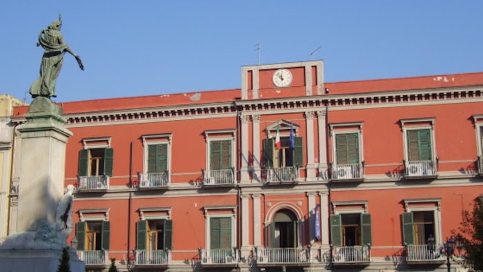 pagani chiusi cimitero e villa comunale