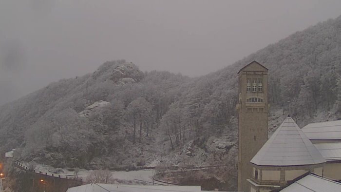 allerta meteo santo stefano con la neve a montevergine