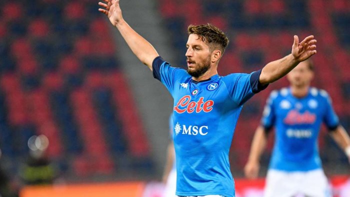 mertens non basta 1 1 contro l az alkmaar