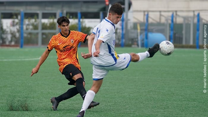 primavera sfida tra benevento e cosenza