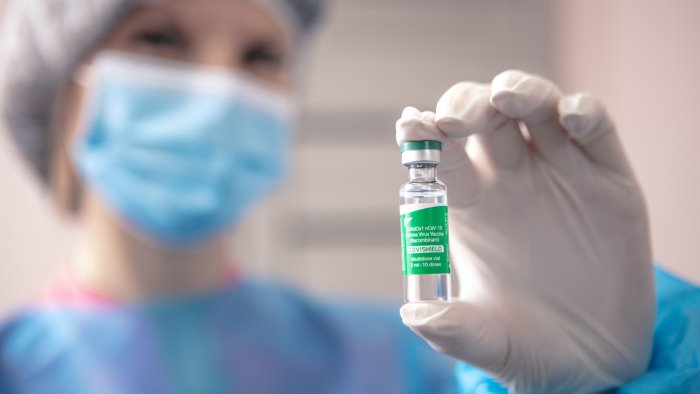 baronissi disagi al centro vaccinale la denuncia dell opposizione