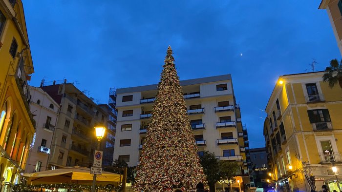 turismo a salerno confesercenti con luci d artista qualcosa si muove