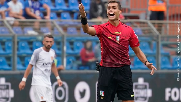 designato l arbitro di fiorentina benevento