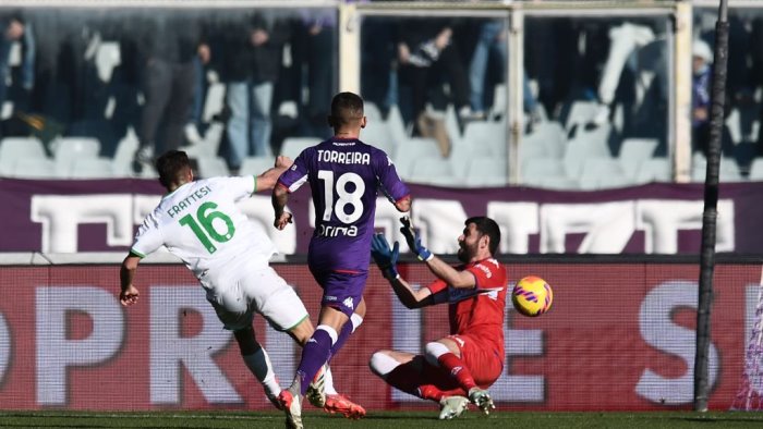 calcio serie a fiorentina in rimonta sul sassuolo finisce 2 2