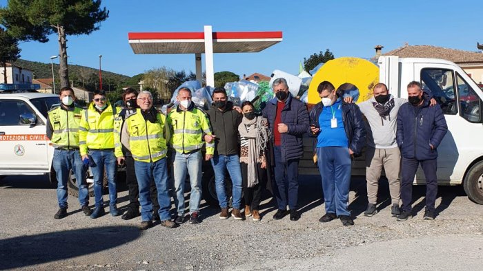 castellabate ripulite dai rifiuti in plastica le calette di punta licosa