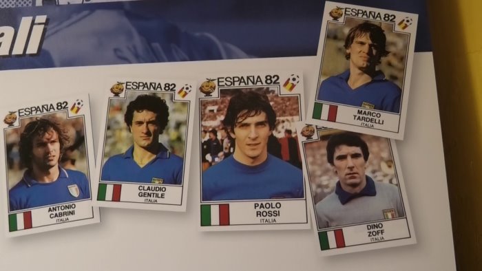 quelle figurine panini cosi preziose che scambiavamo da ragazzi