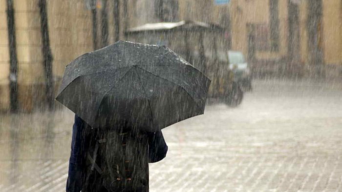 maltempo scatta l allerta meteo a mezzanotte rischio frane e allagamenti