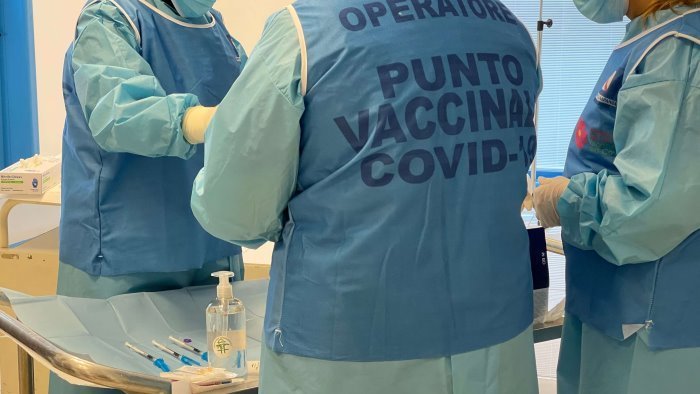 natale di vaccini al paladelmauro in irpinia somministrate oltre 2 000 dosi