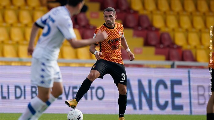 benevento grattacapi sull out mancino