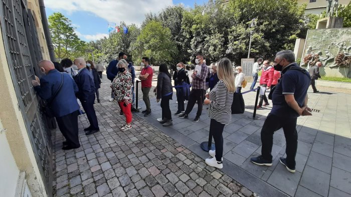 comune avellino ufficio anagrafe si prenota sul sito per evitare la fila