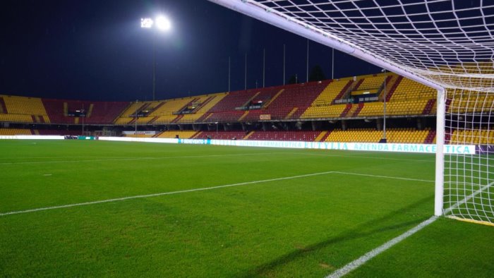 serie b benevento monza si giochera in notturna