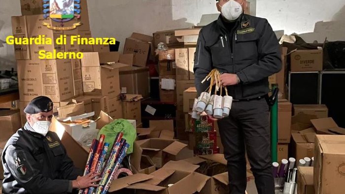 salerno maxi sequestro di botti illegali sigilli a 3 tonnellate di fuochi