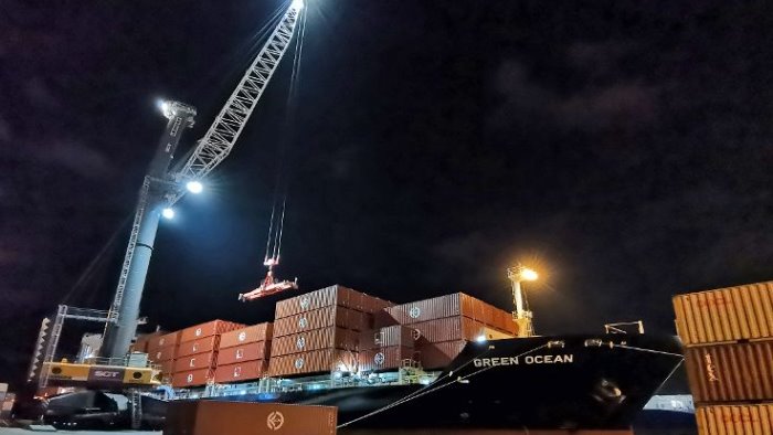 trasporti via mare linea diretta tra salerno e la cina