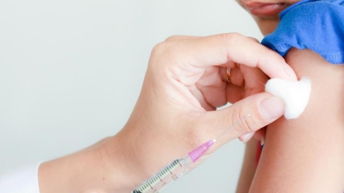 covid contagio in tribunale vaccini ai bambini oltre 20mila da immunizzare