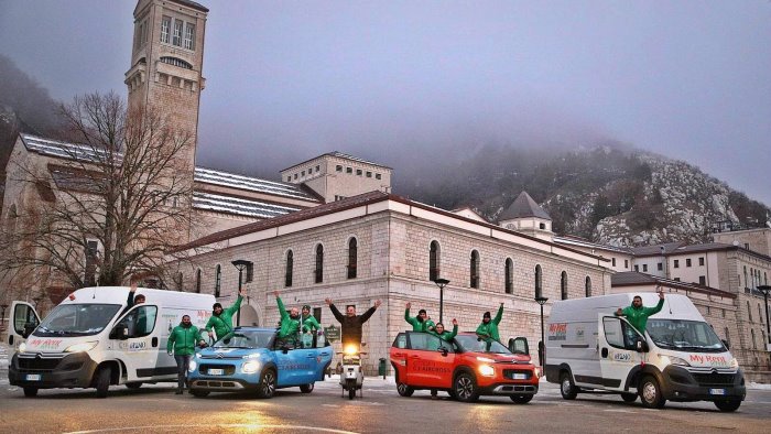 e partita la carovana del pino irpino con il carico di solidarieta