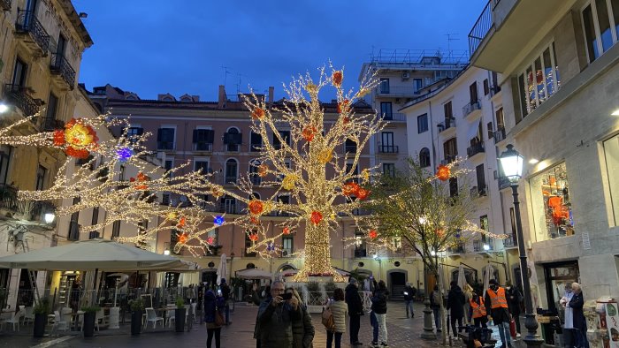 luci d artista misure di sicurezza anti covid inibito l uso di alcune strade