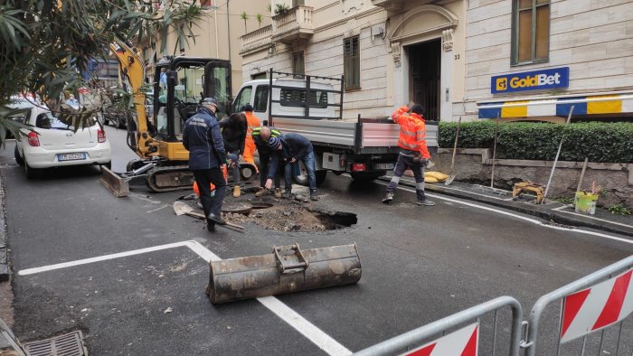 salerno sprofonda nell inefficienza dell amministrazione comunale