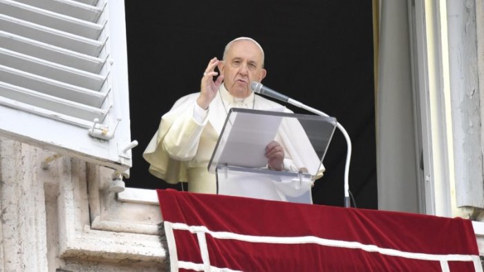 papa davanti a chi emigra non possiamo girarci dall altra parte