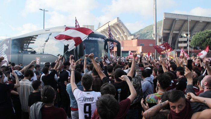 cessione salernitana ore decisive per la scelta la svolta e piu vicina