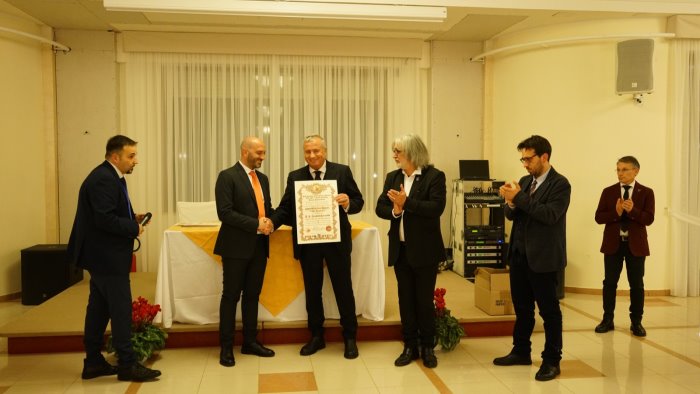 ad angelo vassallo il premio internazionale hippocrates primus magister