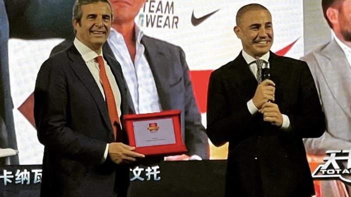 benevento a cannavaro il leone d oro nel china awards