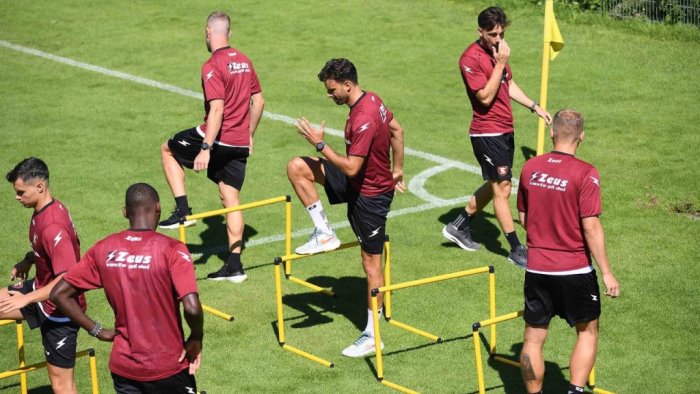 un gol per la vita la salernitana aderisce al passaporto ematico