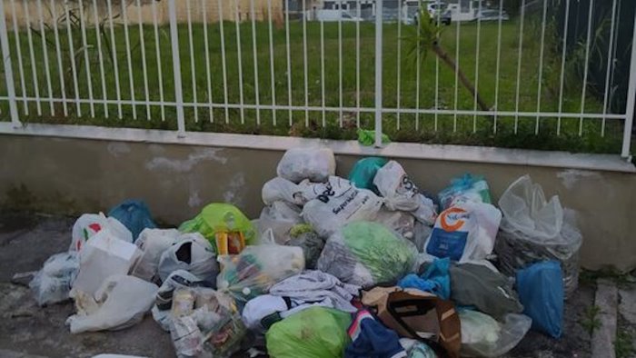 cumuli di rifiuti in diverse zone di scafati grimaldi scrive al sindaco